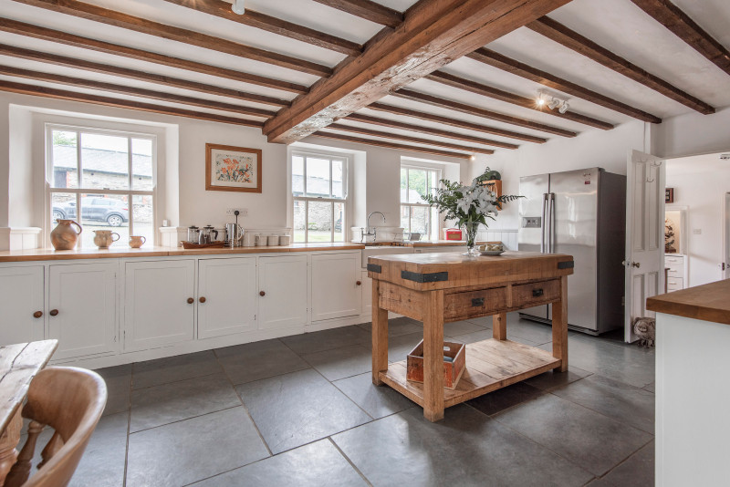EOE KITCHEN HR