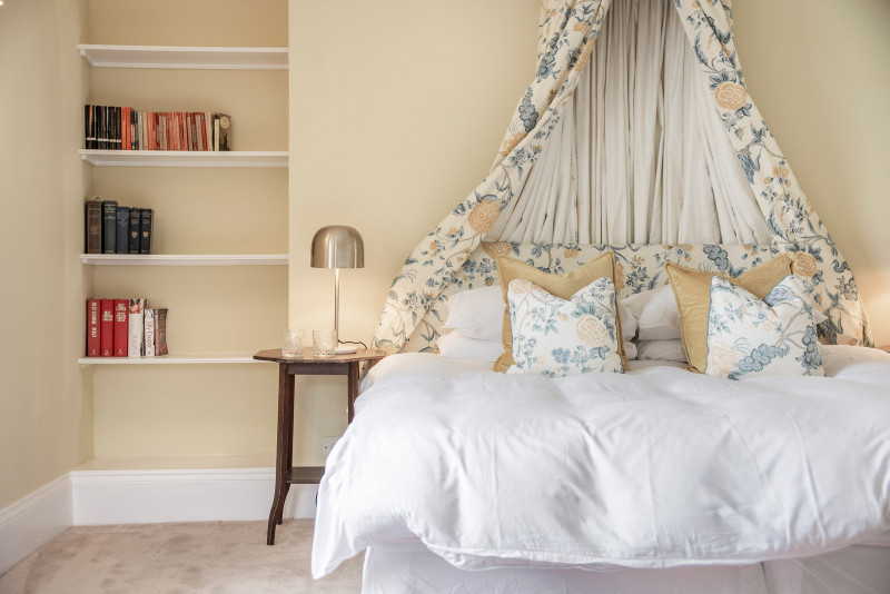 EOE YELLOW BEDROOM HR